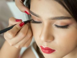 5 Langkah Eyeliner Alami untuk Mata Sipit agar Terlihat Lebih Segar dan Terbuka 5 Langkah Eyeliner Alami untuk Mata Sipit agar Terlihat Lebih Segar dan Terbuka