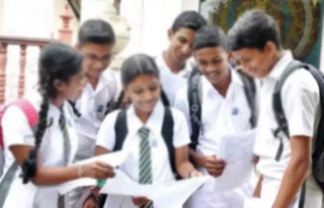 Top A/L Scorers Awarded Scholarships to Study Abroad