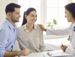 Usia Ayah Ternyata Pengaruhi Keberhasilan IVF, Berapa Batas Idealnya? Usia Ayah Ternyata Pengaruhi Keberhasilan IVF, Berapa Batas Idealnya?