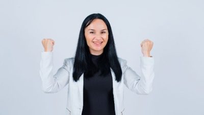 Berikut adalah rephrasing dari judul tersebut dalam Bahasa Indonesia yang lebih menarik, singkat, dan tetap menjaga maknanya:

**”8 Shio Hoki di Dunia Kreatif: Rezeki Mengalir Menurut Ramalan Bintang”**

Jika ingin nuansa lebih viral atau klikbait namun tetap relevan:

**”Dikenal Sukses di Dunia Hiburan, Ini 8 Shio yang Diramalkan Beruntung Besok”**

Silakan pilih gaya yang sesuai dengan target pembaca Anda.