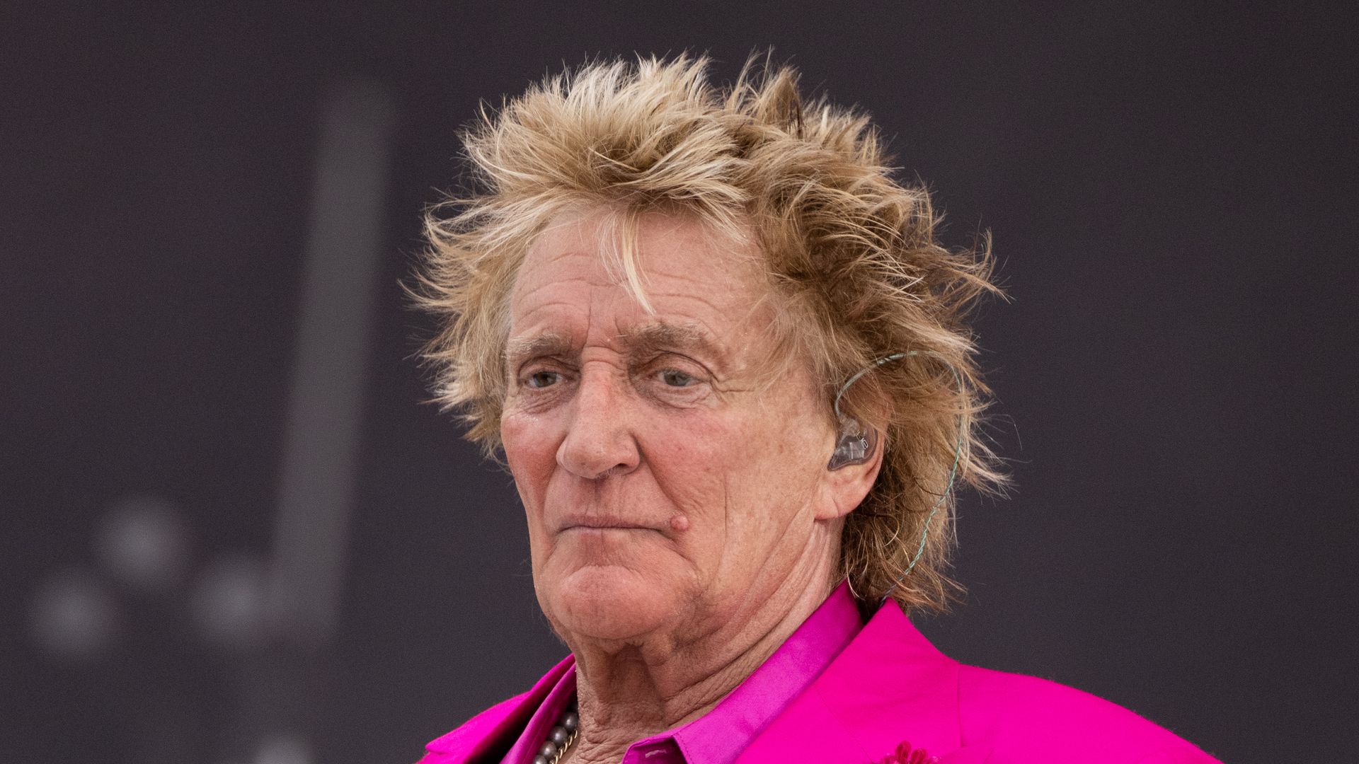 Rod Stewart Speaks Up After Fans Flood Him With Emotional Messages