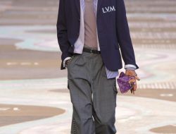 14 Koleksi Louis Vuitton S/S 26 di Paris Fashion Week yang Siap Pakai! 14 Koleksi Louis Vuitton S/S 26 di Paris Fashion Week yang Siap Pakai!