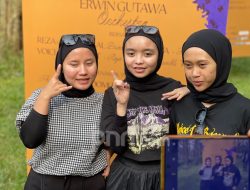 Judul yang lebih menarik dan tetap relevan:

**”Voice of Baceprot Siap Guncang Forestra 2025 dengan Lagu Baru!”**

Alternatif lain (jika ingin nuansa berbeda):

1. **”Voice of Baceprot Bakal Sajikan Karya Baru di Forestra 2025!”**  
2. **”Siap Tampil di Forestra 2025, Voice of Baceprot Garap Lagu Baru!”**  
3. **”Menuju Forestra 2025, Voice of Baceprot Persiapkan Lagu Segar!”**

Ingin fokus pada sisi antusiasme atau ekspektasi? Beri tahu saya, saya bisa sesuaikan!