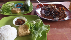 Ini 4 Tempat Makan di Ciamis yang Wajib Dicoba: Ada Restoran 24 Jam hingga Kuliner Legendaris