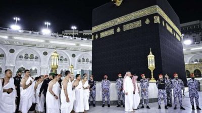 Prabowo Umrah di Mekkah: Sentuh Hajar Aswad dan Masuk Ka’bah