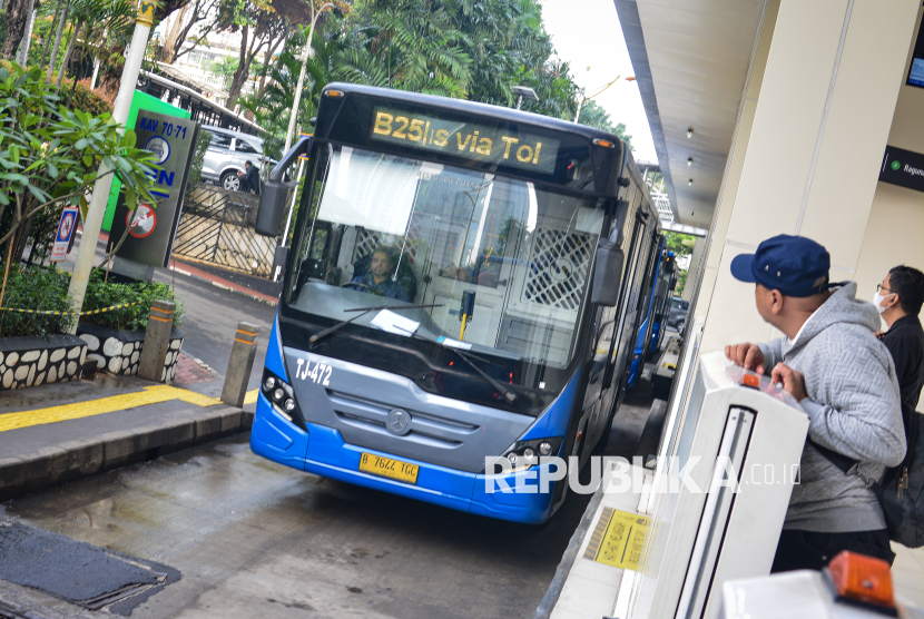 Wali Kota Bekasi: Tarif Transjabodetabek Lebih Murah daripada Parkir Motor