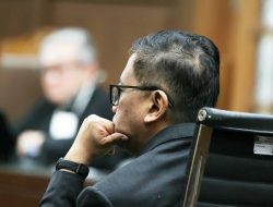Tak Terima Hasto Dituntut 7 Tahun, Tim Hukum Sebut Kriminalisasi Politik dan Singgung Nama Jokowi