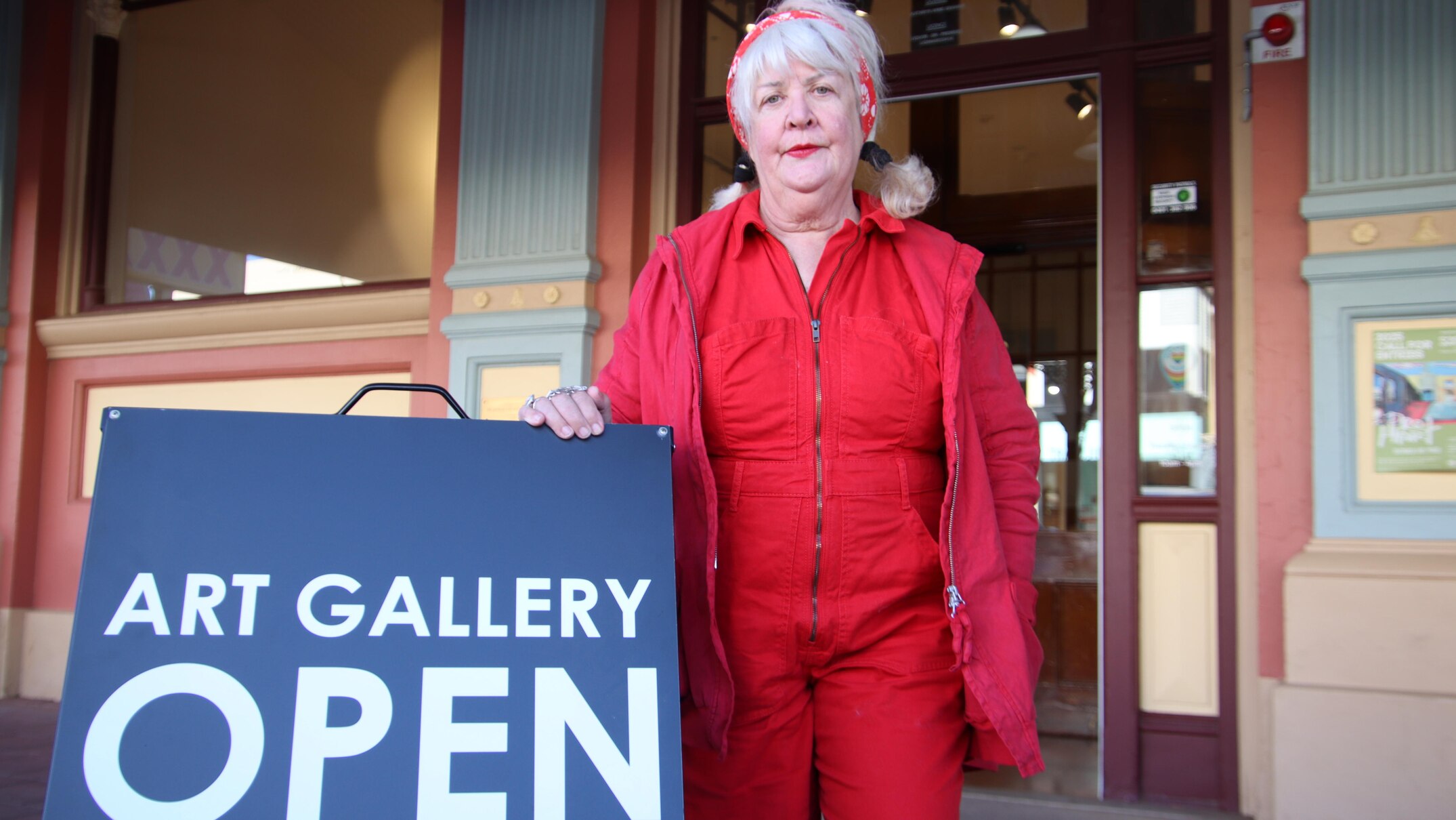 Outback artists protest NSW funding cuts to regional galleries