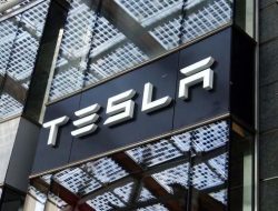 **”Tesla’s Robotaxi Fleet Sparks Concerns in New Video: A Regulatory Void Emerges”** **”Tesla’s Robotaxi Fleet Sparks Concerns in New Video: A Regulatory Void Emerges”**