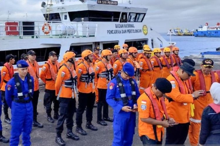 Tim SAR Perluas Pencarian Korban Kapal Tunu Pratama Jaya di Selat Bali
