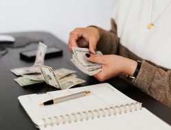 Tentu! Berikut adalah rephrased title yang lebih menarik, singkat, dan tetap menjaga maknanya:
**5 Kesalahan Finansial yang Sering Bikin Pebisnis Pemula Gagal**
Jika ingin nuansa yang lebih kuat dan menggugah:
**Jangan Sampai Salah! 5 Kesalahan Keuangan Ini Sering Hancurkan Bisnis Baru**
Berikan tahu jika kamu ingin versi yang lebih formal atau santai! Tentu! Berikut adalah rephrased title yang lebih menarik, singkat, dan tetap menjaga maknanya:
**5 Kesalahan Finansial yang Sering Bikin Pebisnis Pemula Gagal**
Jika ingin nuansa yang lebih kuat dan menggugah:
**Jangan Sampai Salah! 5 Kesalahan Keuangan Ini Sering Hancurkan Bisnis Baru**
Berikan tahu jika kamu ingin versi yang lebih formal atau santai!