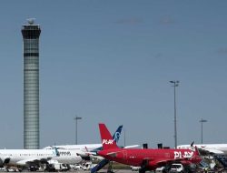 Second Day of Travel Chaos as French Air Traffic Controllers Strike Second Day of Travel Chaos as French Air Traffic Controllers Strike