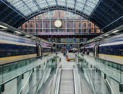 Eurostar Grants Early Boarding at St Pancras to Alleviate Crowds