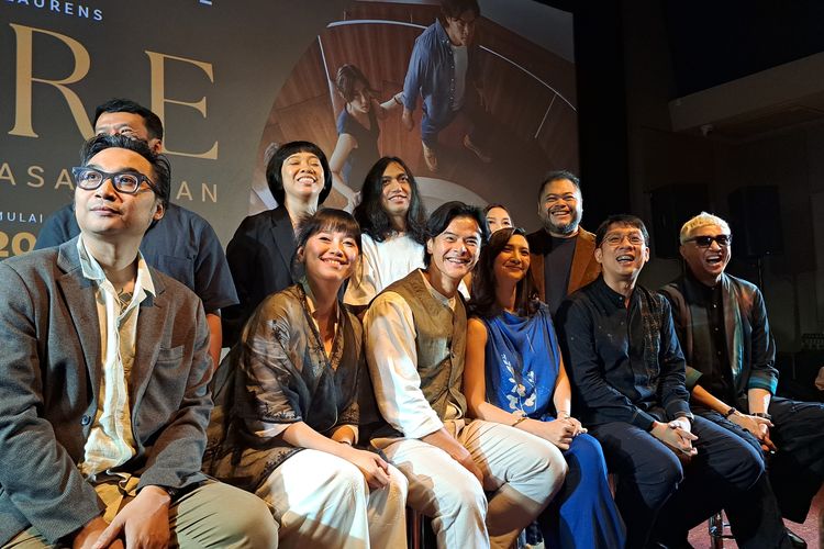 Adhitia Sofyan dan Sheila on 7 Meriahkan Film “Sore: Istri dari Masa Depan”