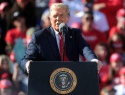 Trump Klaim RI Siap Beli Produk Energi dan Pangan AS Rp 321 Triliun Plus 50 Pesawat Setelah Tarif Impor Naik 19 Persen