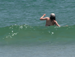 Jellyfish Stings Leave Swimmers in Agony for Hours, Family Reports in Hampton Jellyfish Stings Leave Swimmers in Agony for Hours, Family Reports in Hampton