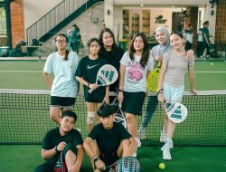 7 Potret Kompak Dian Ayu dan Anaknya, Embun, Main Padel Bareng 7 Potret Kompak Dian Ayu dan Anaknya, Embun, Main Padel Bareng