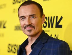 Nip/Tuck Star Dies at 56 in Tragic Loss