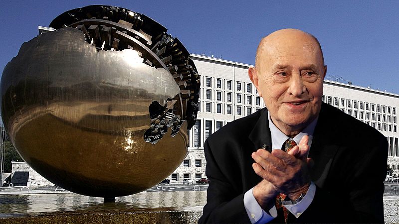 Legendary Italian Sculptor Arnaldo Pomodoro Dies at 98