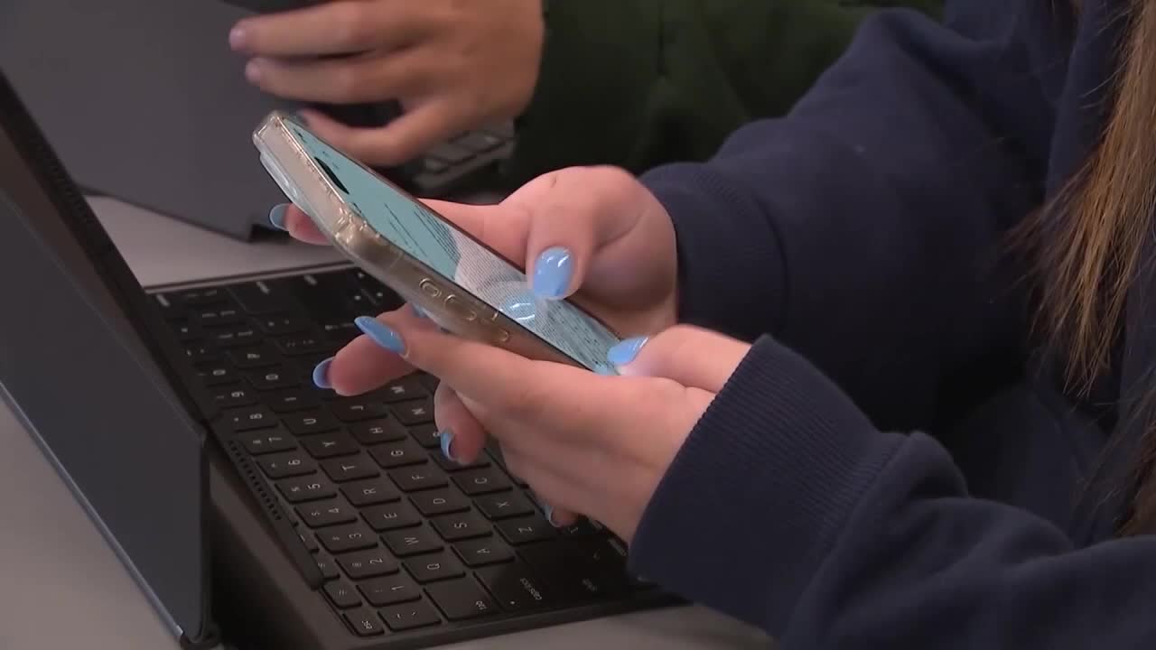 Fort Worth ISD New Cellphone Rule: Key Details