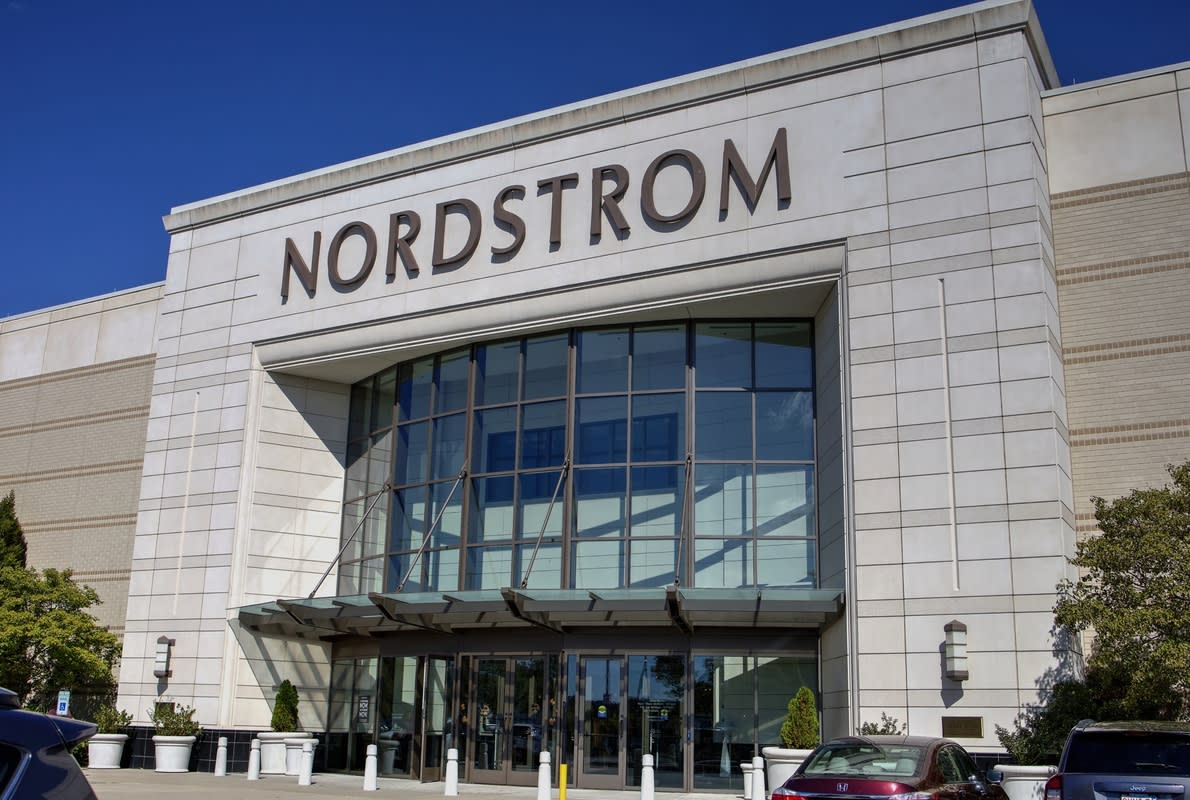Nordstrom’s  Supergoop Sunscreen Set Wins Praise for Perfect Wear