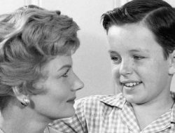 50s Child Star Sparks Viral Buzz With 4th of July Throwback Photo 50s Child Star Sparks Viral Buzz With 4th of July Throwback Photo