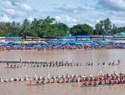 Video Festival Pacu Jalur Jadi Viral, Ini Makna Pesta Rakyatnya Video Festival Pacu Jalur Jadi Viral, Ini Makna Pesta Rakyatnya