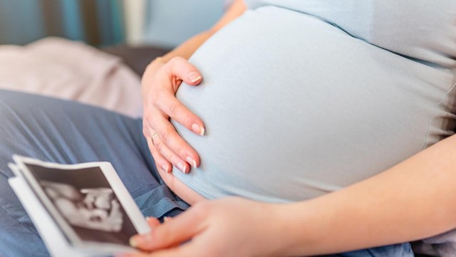 Cek Fakta: Bisakah Posisi Bayi Sungsang Diketahui dari Bentuk Perut Bunda?