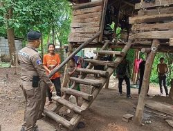 Thai Police Rescue Speechless 8-Year-Old Boy Living Among Dogs Thai Police Rescue Speechless 8-Year-Old Boy Living Among Dogs