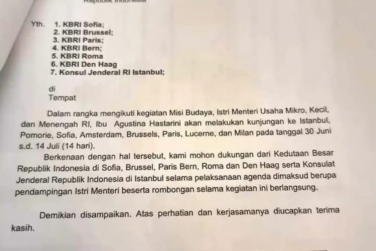 Sure! Here’s a more captivating and concise rephrasing of the title in Bahasa Indonesia:

**”Surat Sakti yang Jadi Bekal Plesiran Istri Menteri”**

If you’d like a slightly more sensational or clickbait-style version, here’s an alternative:

**”Istri Menteri Plesir Bawa Surat Sakti, Apa Isinya?”**

Let me know if you want it to sound more formal, humorous, or dramatic!
