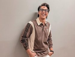 3 Berita Artis Paling Heboh: El Rumi Komentari Perselisihan Orang Tuanya, Jirayut Beli Kebun Karet 3 Berita Artis Paling Heboh: El Rumi Komentari Perselisihan Orang Tuanya, Jirayut Beli Kebun Karet
