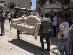 Israeli bulldozers destroy homes in West Bank camps