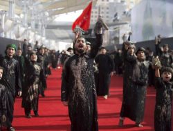 Thousands protest in Karbala as security tightens for Ashura rituals Thousands protest in Karbala as security tightens for Ashura rituals