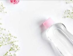 Tak Banyak Diketahui, 7 Manfaat Baby Oil untuk Perawatan Tubuh Dewasa