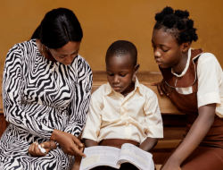 Teaching Your Native Language to Kids Without Sacrificing Your Schedule Teaching Your Native Language to Kids Without Sacrificing Your Schedule