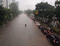 Senin Pagi, 3 Wilayah Tangsel Masih Terendam Banjir Senin Pagi, 3 Wilayah Tangsel Masih Terendam Banjir