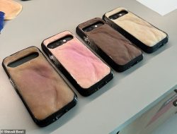 Creepy Phone Case Burns Like Human Skin in UV Light Creepy Phone Case Burns Like Human Skin in UV Light