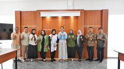Kahiyang Ayu Ucapkan Terima Kasih pada APPMI Sumut yang Aktif Gelar Pagelaran Busana Kahiyang Ayu Ucapkan Terima Kasih pada APPMI Sumut yang Aktif Gelar Pagelaran Busana