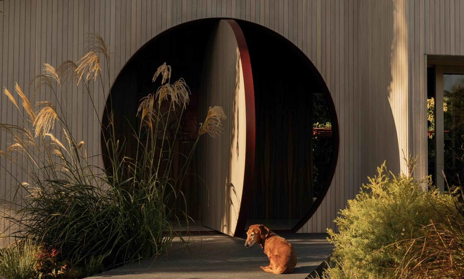 Spectacular Home Behind a Charming Coastal Door in Australia