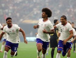 Mexico defeat US 2-1 to claim 10th Gold Cup title Mexico defeat US 2-1 to claim 10th Gold Cup title