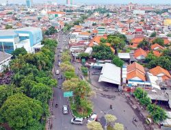 Pelebaran Jalan Raya Manyar Hadapi Arus Lalu Lintas 6 Ribu Kendaraan/Jam dari Dua Arah Pelebaran Jalan Raya Manyar Hadapi Arus Lalu Lintas 6 Ribu Kendaraan/Jam dari Dua Arah