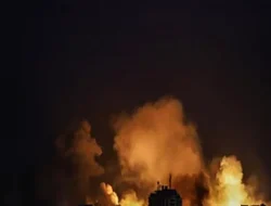 Israel Launches Airstrikes on Houthis as Rebels Fire Missiles