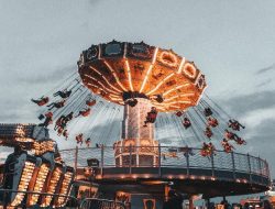 6 Cara Masuk Wisata Tanpa Antre Saat Liburan