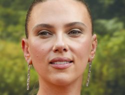 Scarlett Johansson Crowned Hollywood’s Top-Earning Star