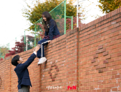 4 Persamaan Park Sung Ah dan Bae Gyeon Woo di Head Over Heels 4 Persamaan Park Sung Ah dan Bae Gyeon Woo di Head Over Heels