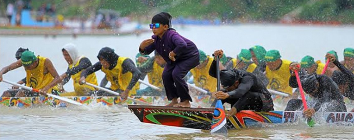 Pacu Jalur: Tradisi Mendayung yang Penuh Makna Budaya Riau
