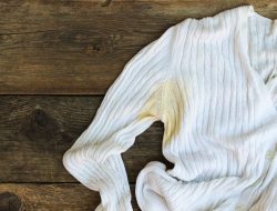 Tips Cuci Baju Putih Agar Tetap Bersih dan Cerah Tips Cuci Baju Putih Agar Tetap Bersih dan Cerah
