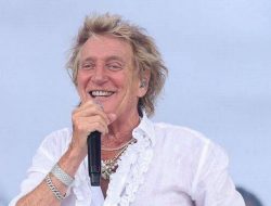 Rod Stewart’s serene life in affluent town with £4.6m home and celebrity neighbors