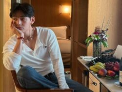 V BTS Dapat Undangan Khusus dari Anna Wintour ke Acara Celine Paris V BTS Dapat Undangan Khusus dari Anna Wintour ke Acara Celine Paris
