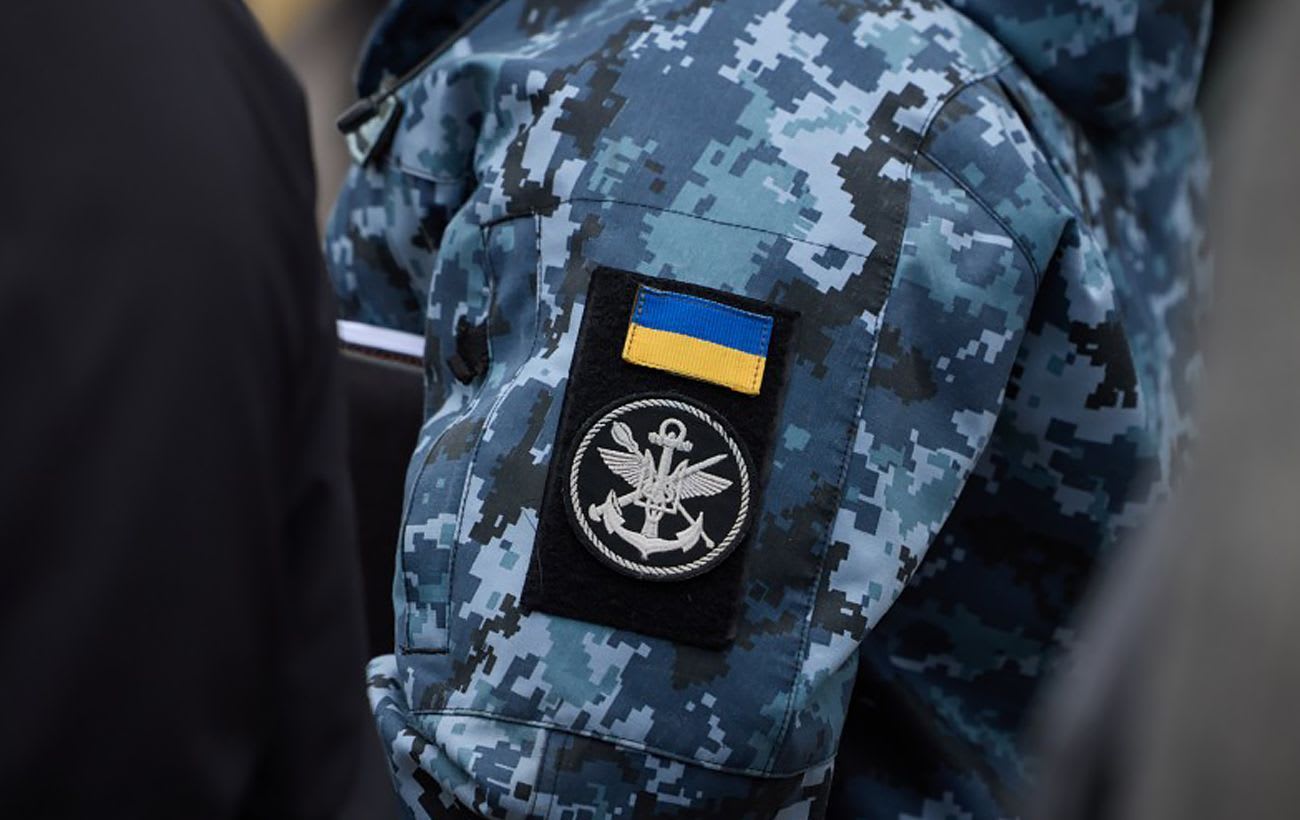 Ukraine’s Navy Raises Flag in Dnipropetrovsk, Refuting Russian Occupation Claims